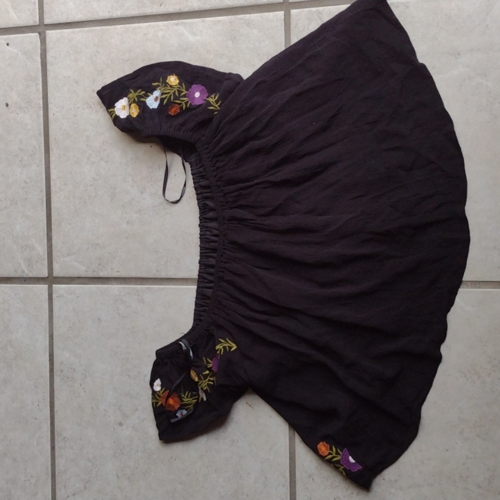 Too small - Picture 2 of 4